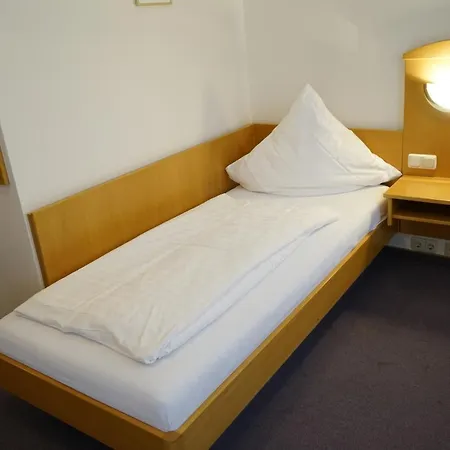 Cafe Und Zum Cuntzer Eck Bed & Breakfast