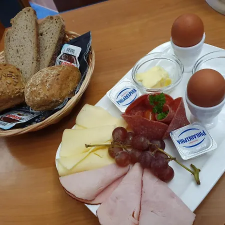 Cafe Und Zum Cuntzer Eck *